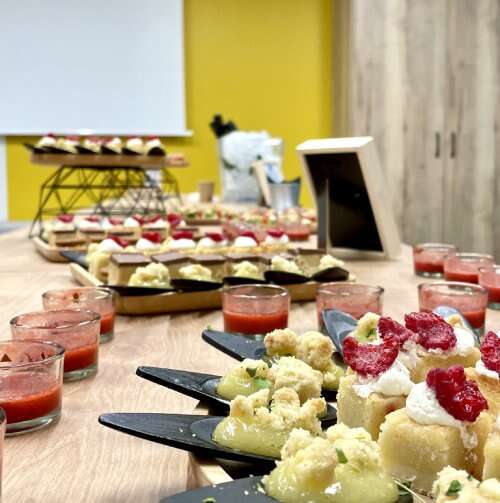 NET_buffet sucrée verrines fraises, cuillières citron et PLV - événementiel écologique