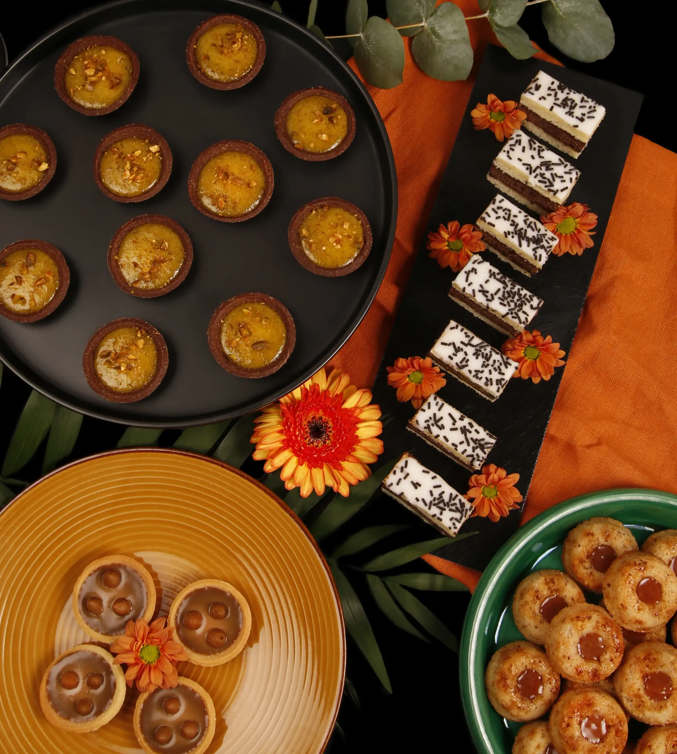 NET_sucrines-assiette-blanche-fleur-comestible-traiteur-eco-responsable-paris