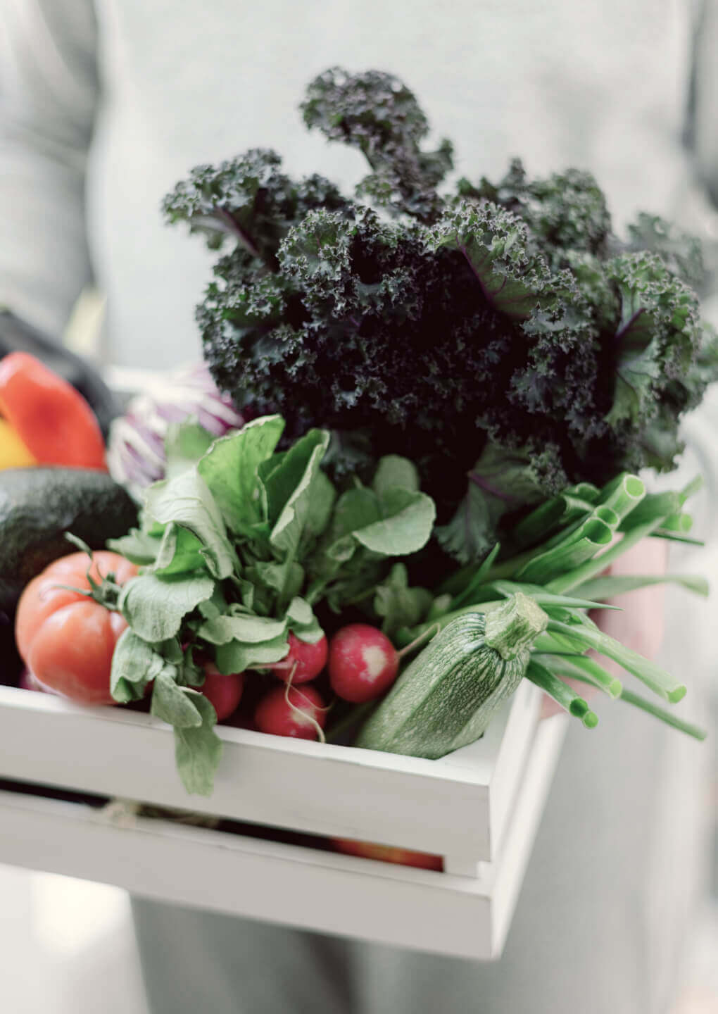 NET_coupe de champagne serveur sourire - bouteille de champagne - Organiser cocktail dînatoire pour 100 personnes