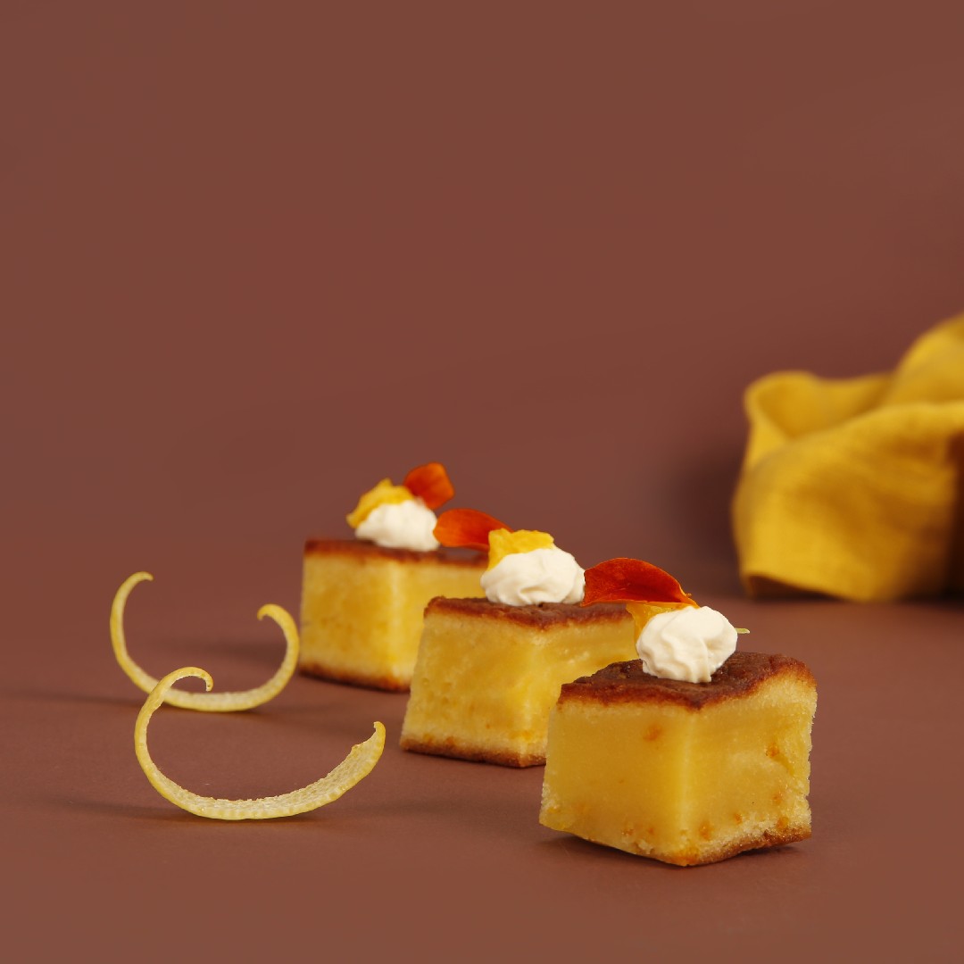 NET_Fond noir tartelette pois et oeuf de truite le vélo du soir traiteur événementiel paris