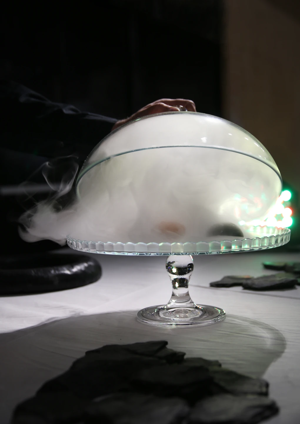 NET_assiette de pièces et cuillères sucrées - cocktail dinatoire haut de gamme - le vélo du soir traiteur événementiel paris