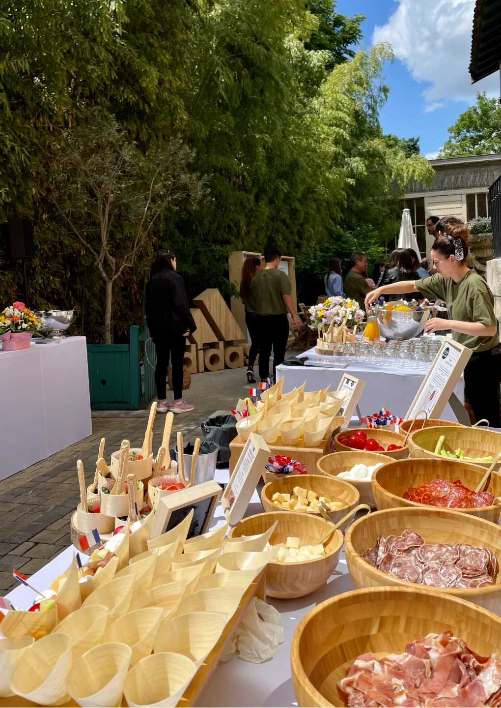 NET_Plateaux pièces sucrées - cuillières - chessecake citron- biscuits fourrés