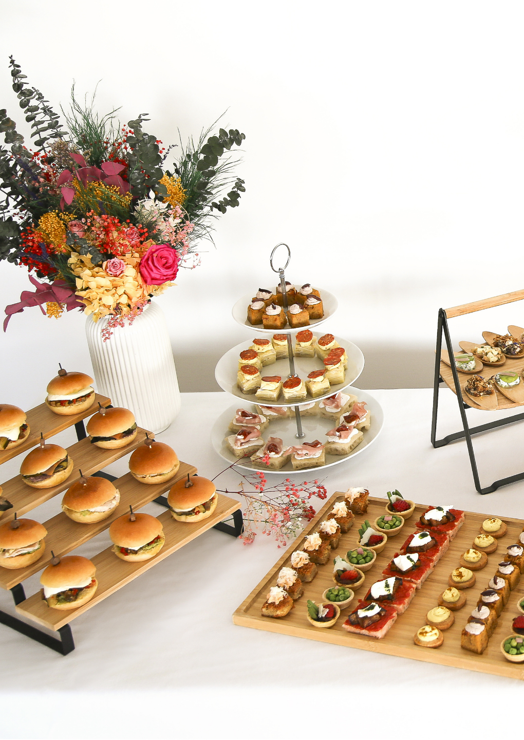 9 NETNETMG+_Coupe de champagne sur buffet extérieur le vélo du soir cocktail apéritif
